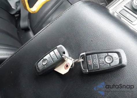 2021 Ford Expedition Limited z USA, uszkodzony, nr VIN 1FMJU2AT6MEA17614